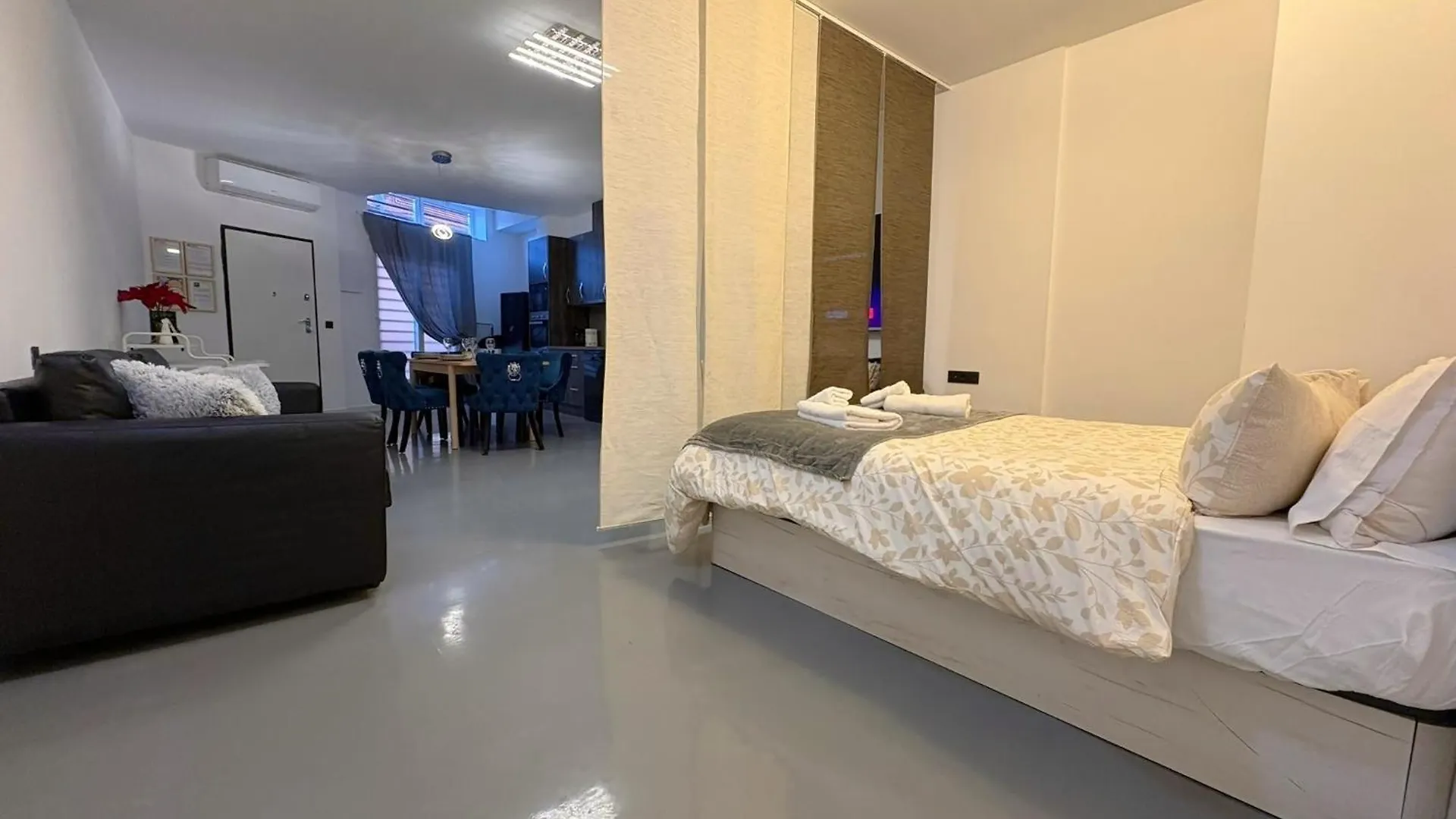 Estudio Debora Vialia - A Pasos De La Estacion Málaga 0*,  Spanyolország